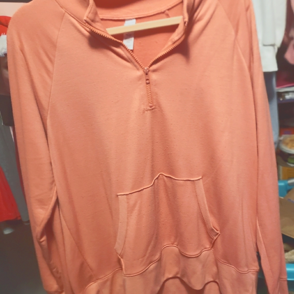 XL Marika pullover with 1/2 zip.